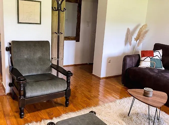 Vikendice Stara Pruga * ゴルニ・ミラノヴァツ